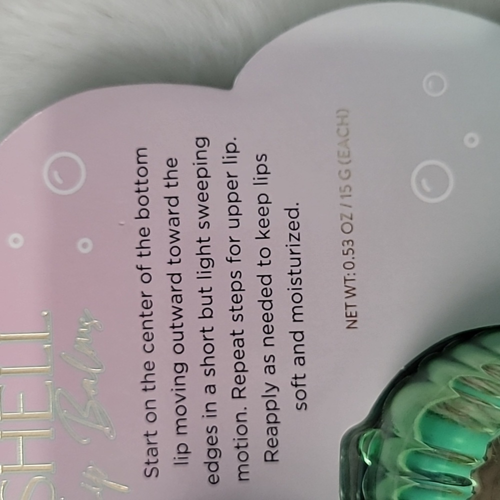 ๐งโโ๏ธ ๐๐ Ariel Shell Lip Balms - Picture 5 of 6